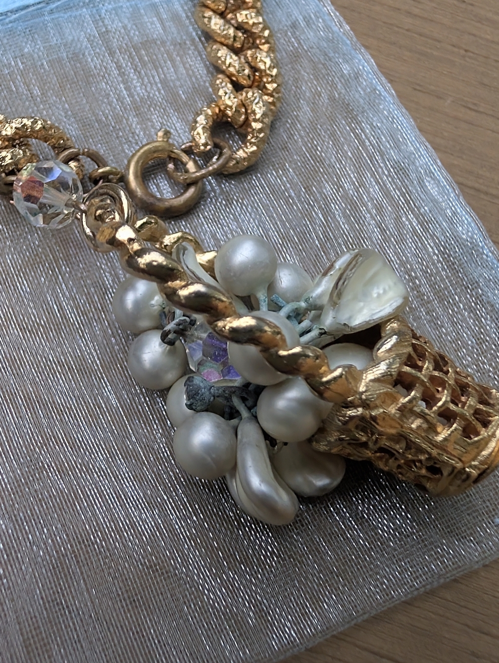 Vintage Gold Link Bracelet Charm Bracelet Pear Lillies Gold Basket - Picture 7 of 12